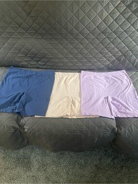 Breezies Seamless Boyshorts Set in Blue, Cream & Lavender- NWOT